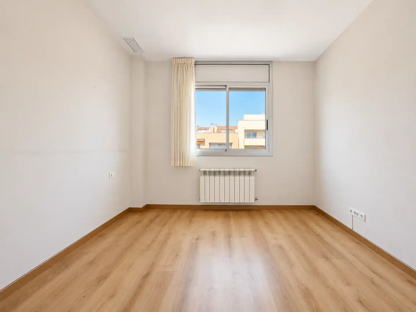 Bedroom of Houses for sale in Barcelona  with Air Conditioner, Heating and Terrace