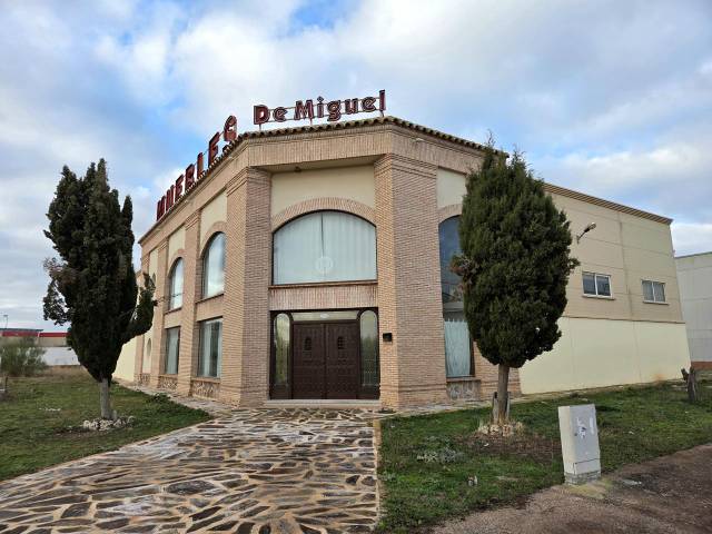 Nave industrial en Venta en Antonio Machado en Orgaz