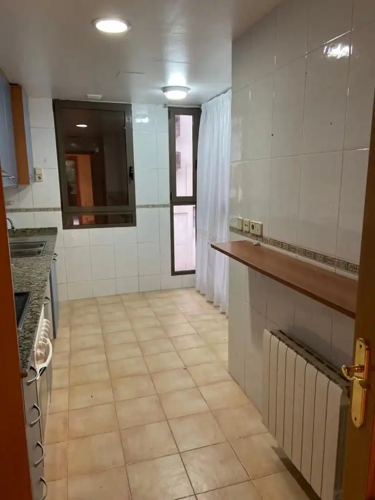 Küche von Wohnung zur Miete in Valencia mit Klimaanlage, Heizung und Terrasse