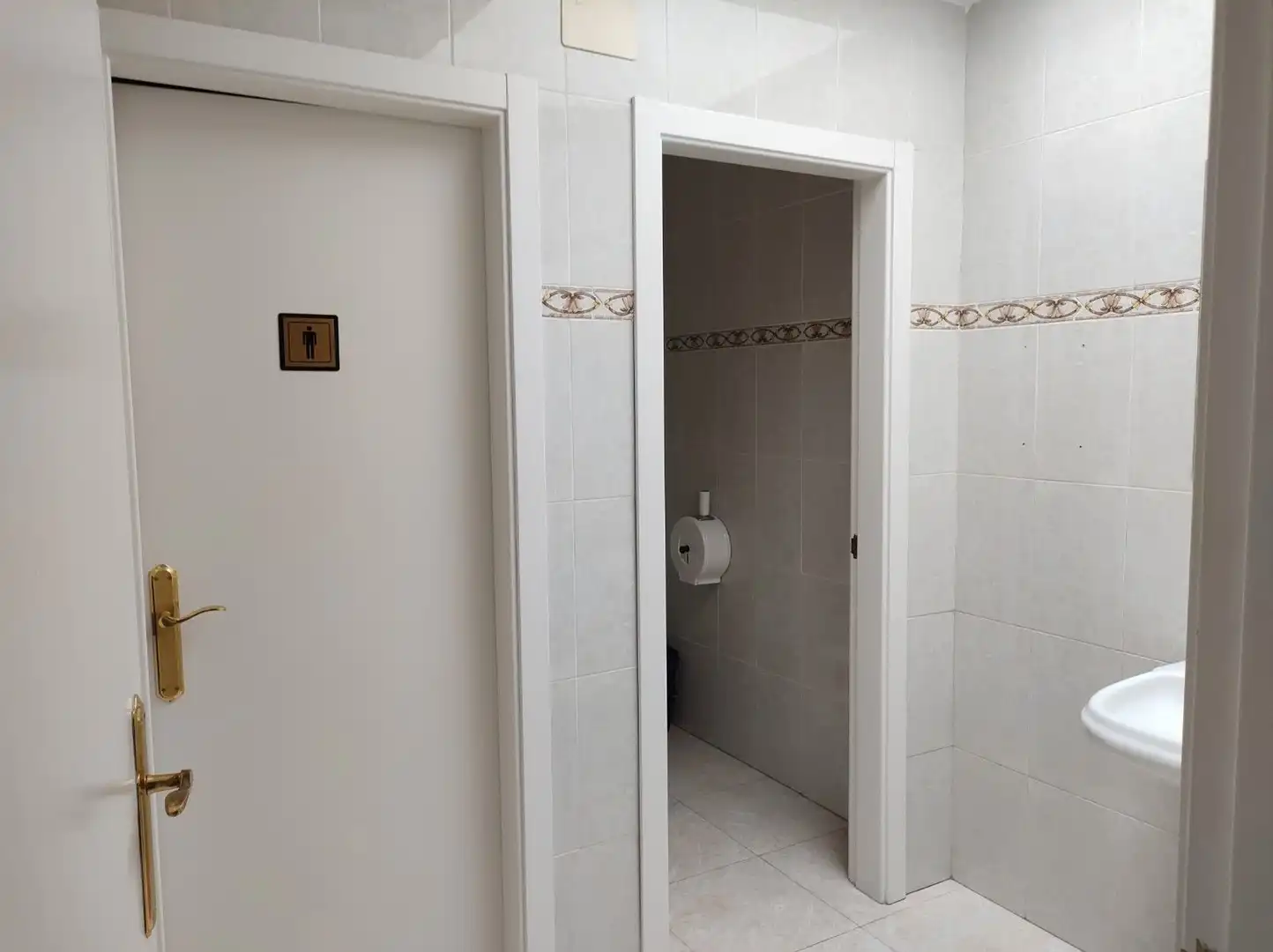 Baño de Local en venta en Obanos