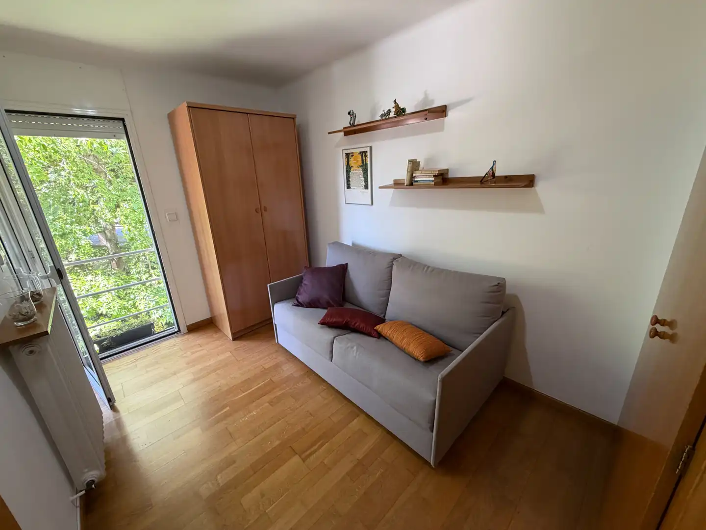 Sala de estar de Casa adosada en venta en Olot con Calefacción, Jardín privado y Balcón