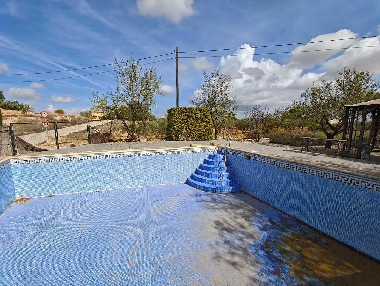 Piscina de Finca rústica en venta en Yecla con Aire acondicionado, Calefacción y Jardín privado