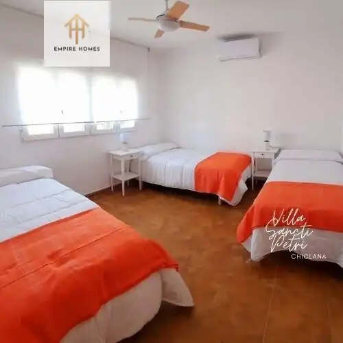 Habitación de Casa o chalet de alquiler en Chiclana de la Frontera con Aire acondicionado, Trastero y Piscina
