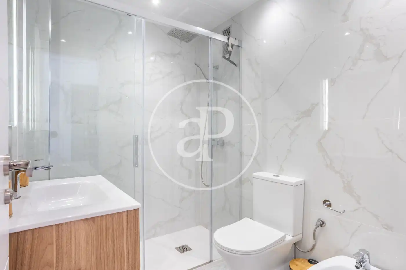 Bathroom of Flat for sale in Sueca  with Air Conditioner, Heating and Balcony
