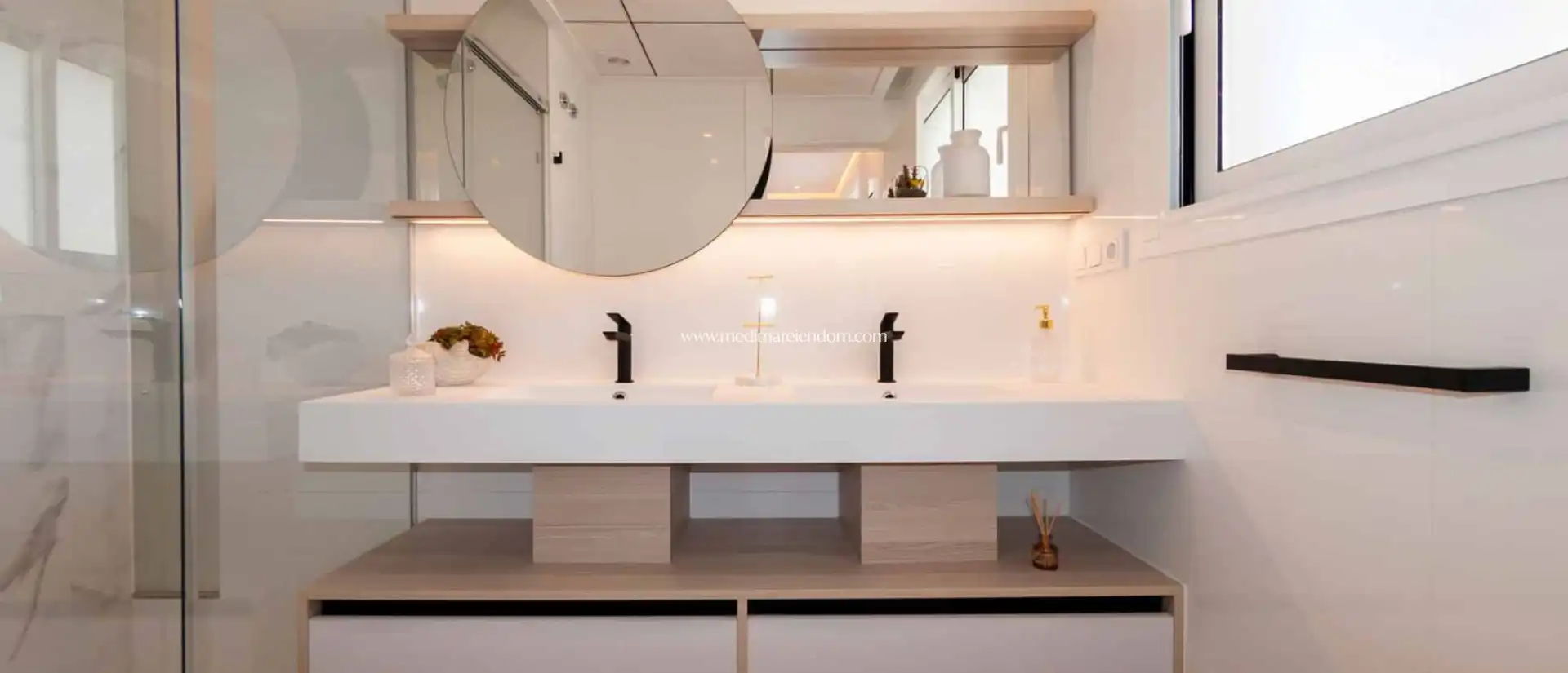 Baño de Piso en venta en Rojales con Aire acondicionado, Calefacción y Jardín privado