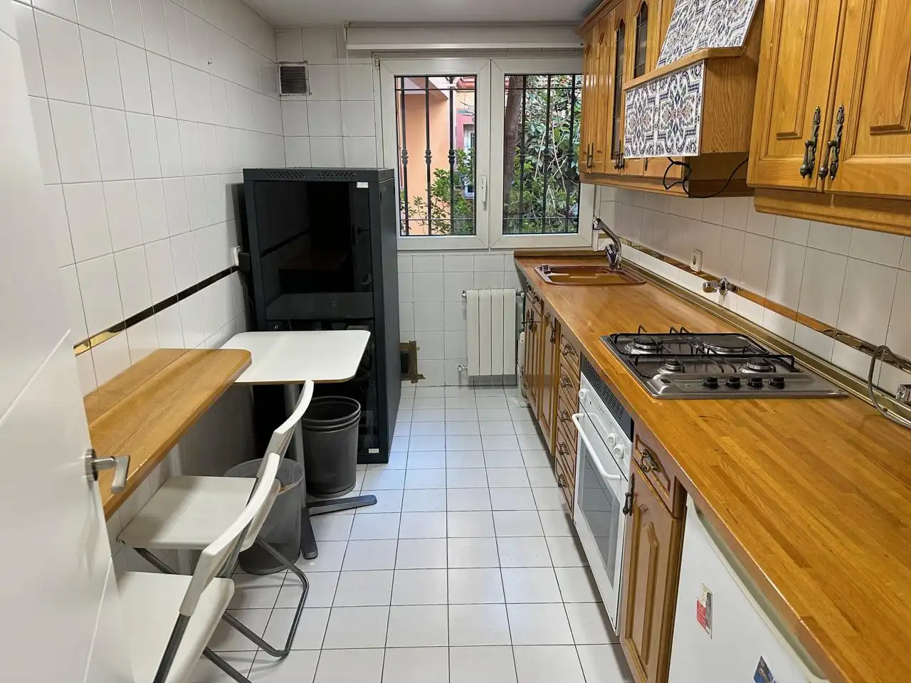 Cuina de Planta baixa de lloguer en Madrid amb Calefacció