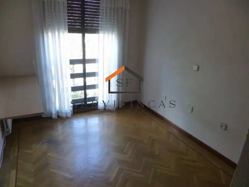 Schlafzimmer von Wohnung zum Verkauf in Madrid mit Klimaanlage, Heizung und Privatgarten