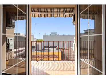 Piso con balcón en venta en Calle JOAN MARAGALL 11