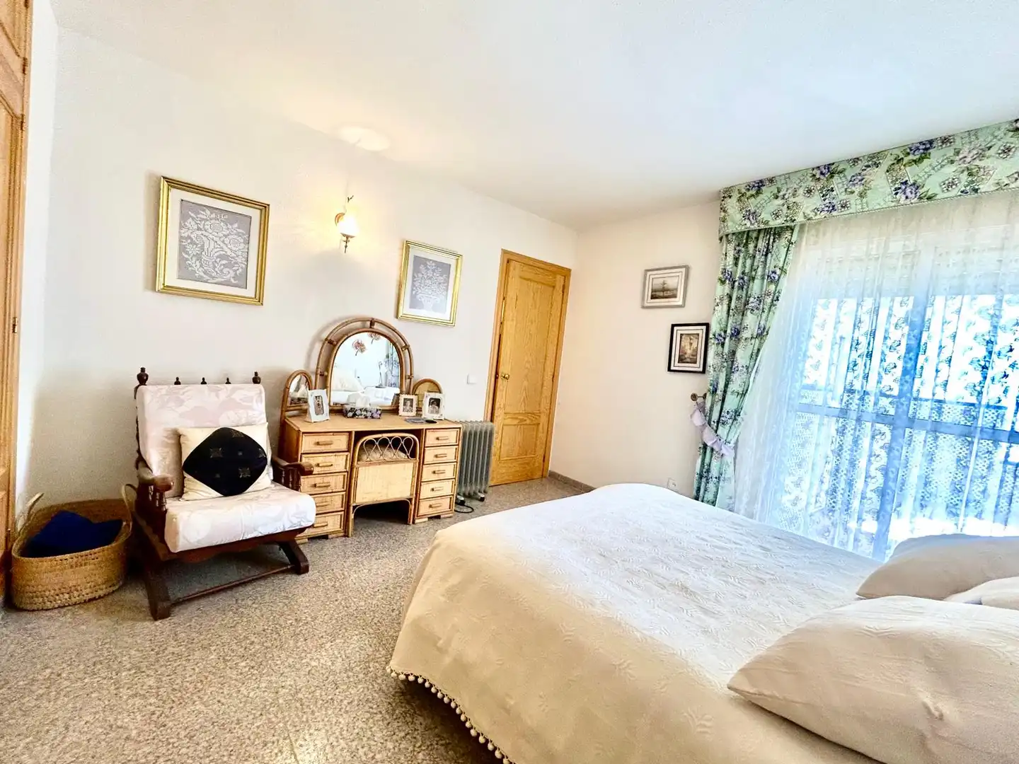 Habitación de Casa adosada en venta en Paterna del Río con Calefacción, Terraza y Trastero