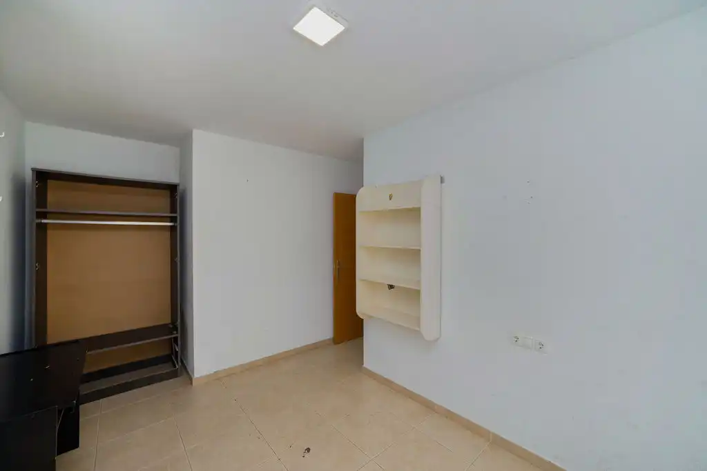 Habitación de Piso en venta en Alicante / Alacant con Trastero