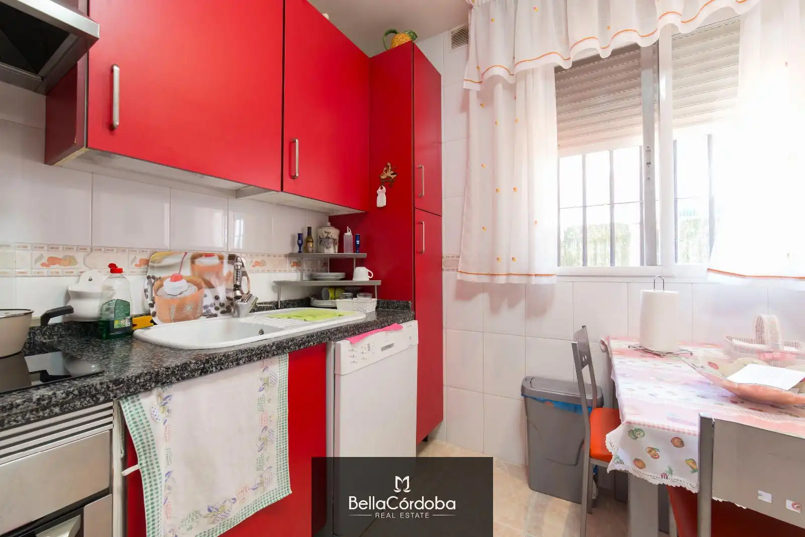 Detached homes for sale in Poniente-Norte - Miralbaida - Parque Azahara