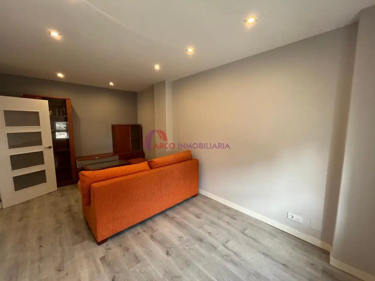 Apartament en venda en Burgos amb Calefacció, Terrassa i Traster