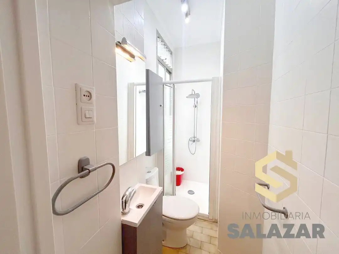 Baño de Piso de alquiler en Bilbao  con Calefacción