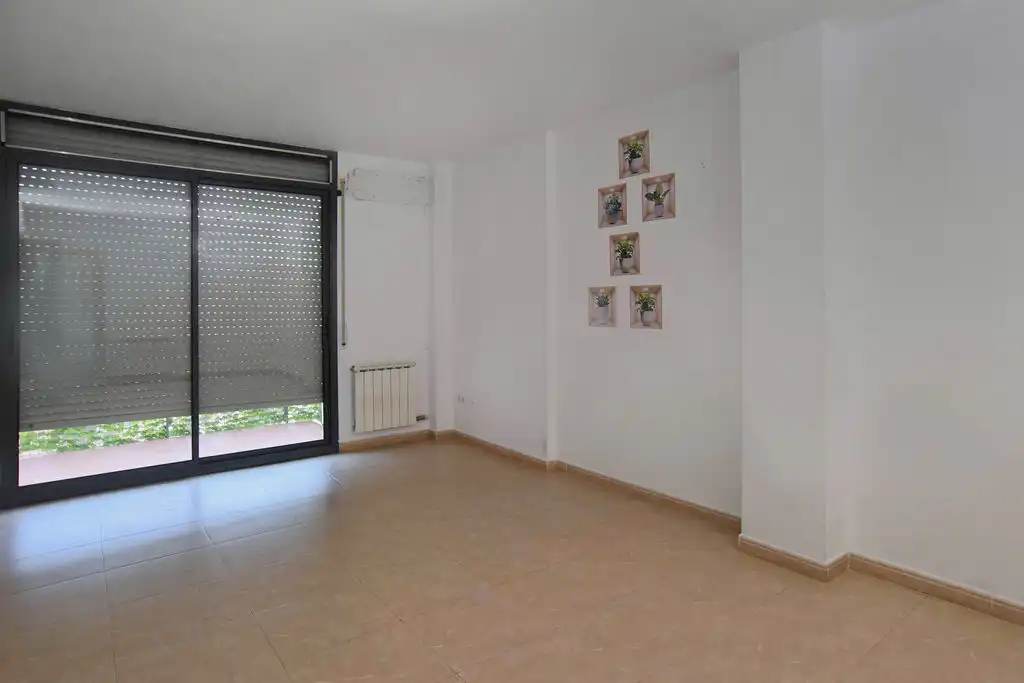 Piso en venta en Ripollet con Calefacción y Piscina