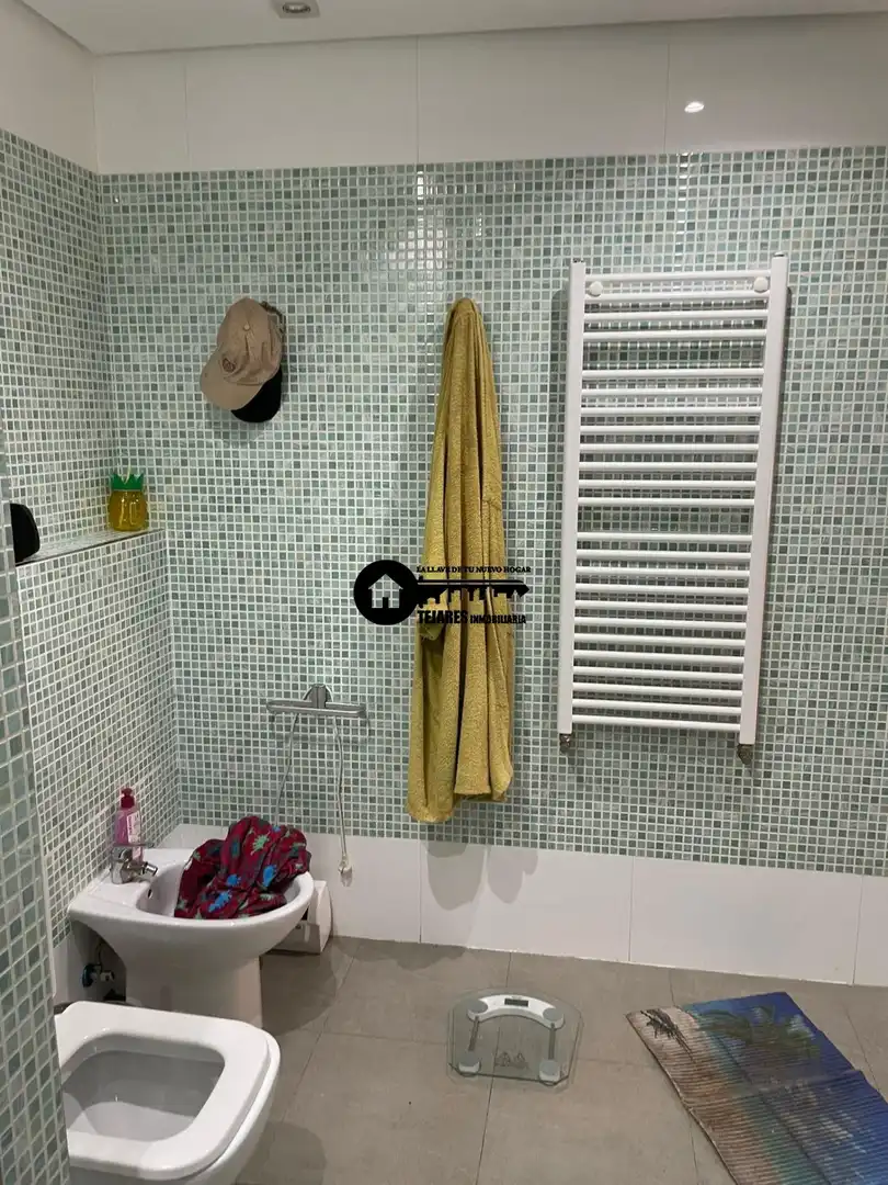 Baño de Casa adosada en venta en Albacete con Aire acondicionado, Calefacción y Jardín privado