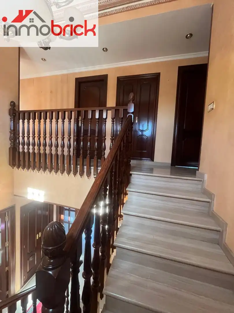 Casa o chalet en venta en Lucena con Calefacción, Terraza y Piscina