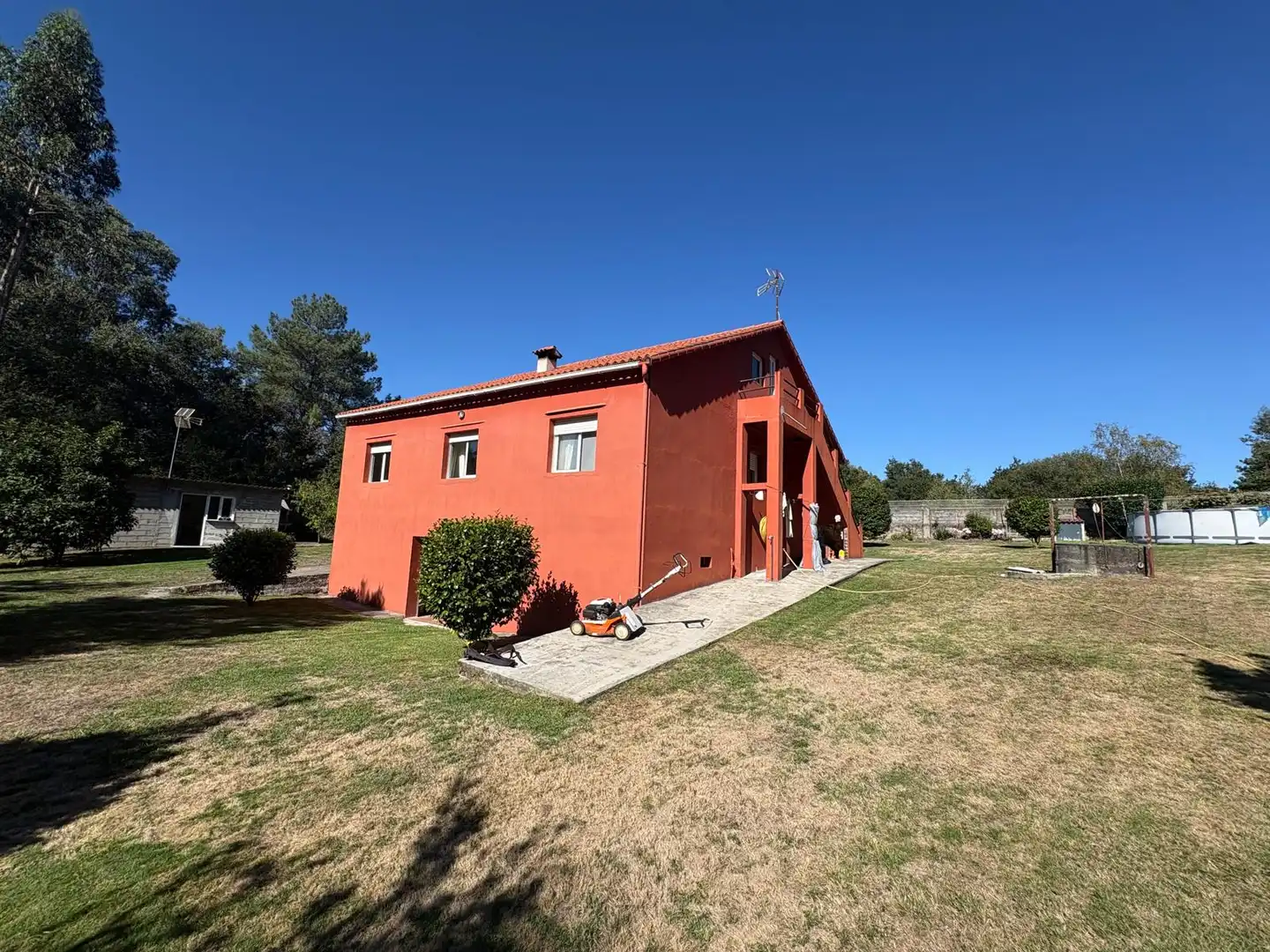 Vista exterior de Casa o chalet en venta en Covelo con Jardín privado, Trastero y Amueblado
