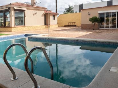 Piscina de Casa o xalet en venda en Jerez de la Frontera amb Aire condicionat, Jardí privat i Traster