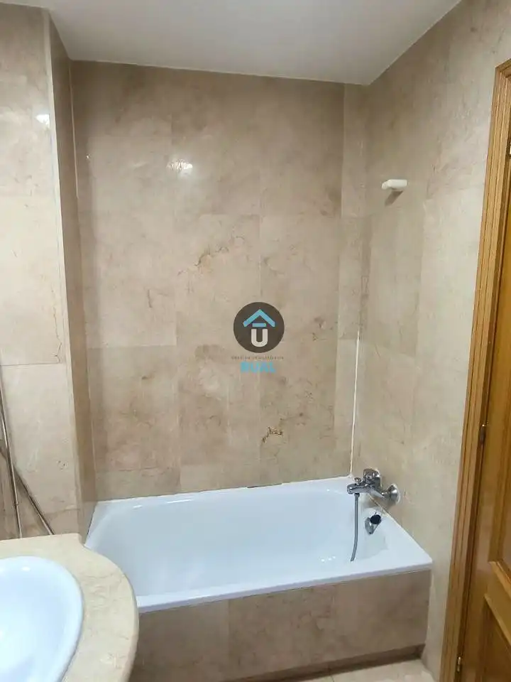 Bany de Pis de lloguer en Villanueva de la Cañada amb Aire condicionat, Calefacció i Terrassa