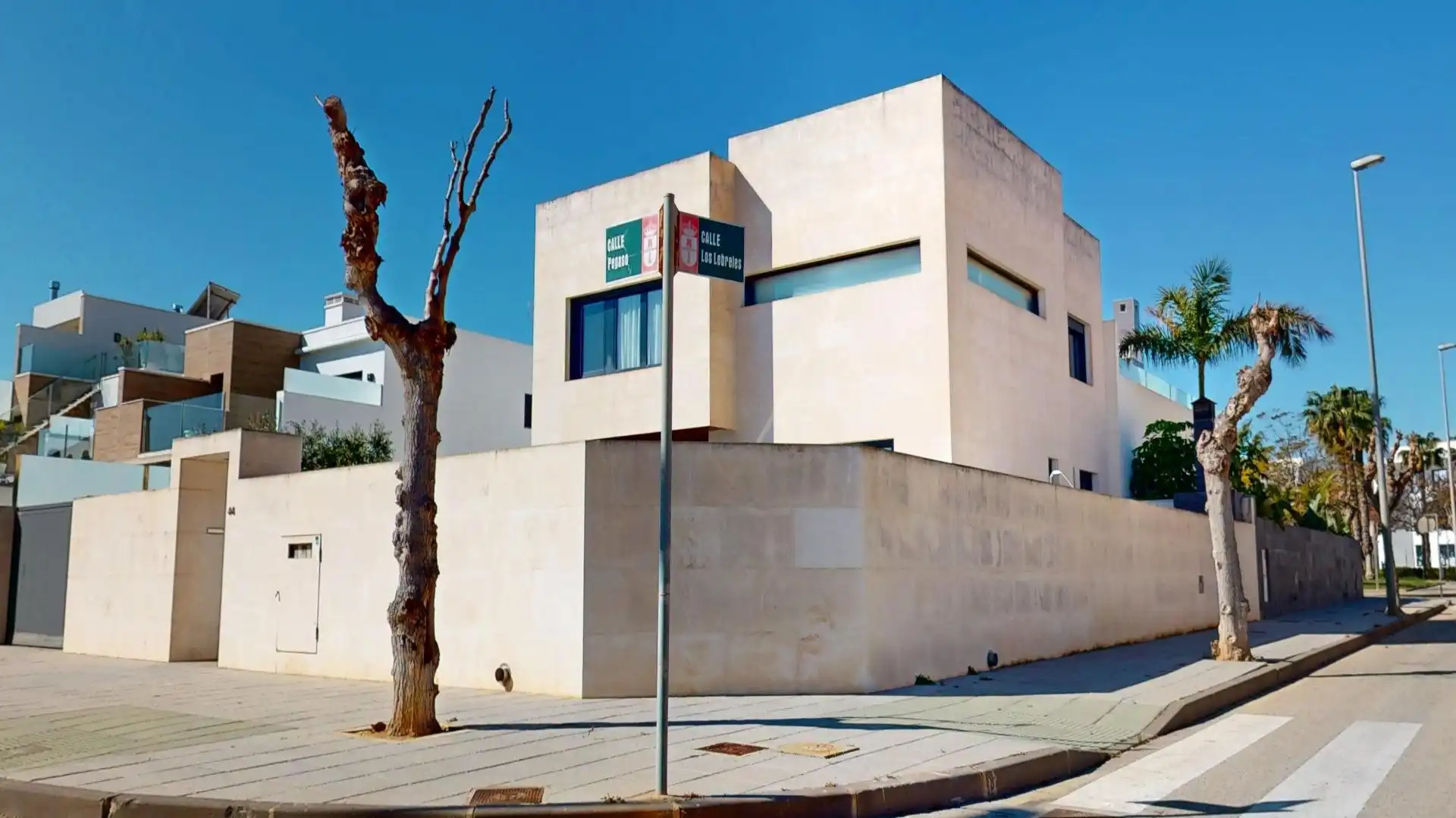 Vista exterior de Casa o xalet en venda en Pilar de la Horadada amb Aire condicionat, Calefacció i Jardí privat