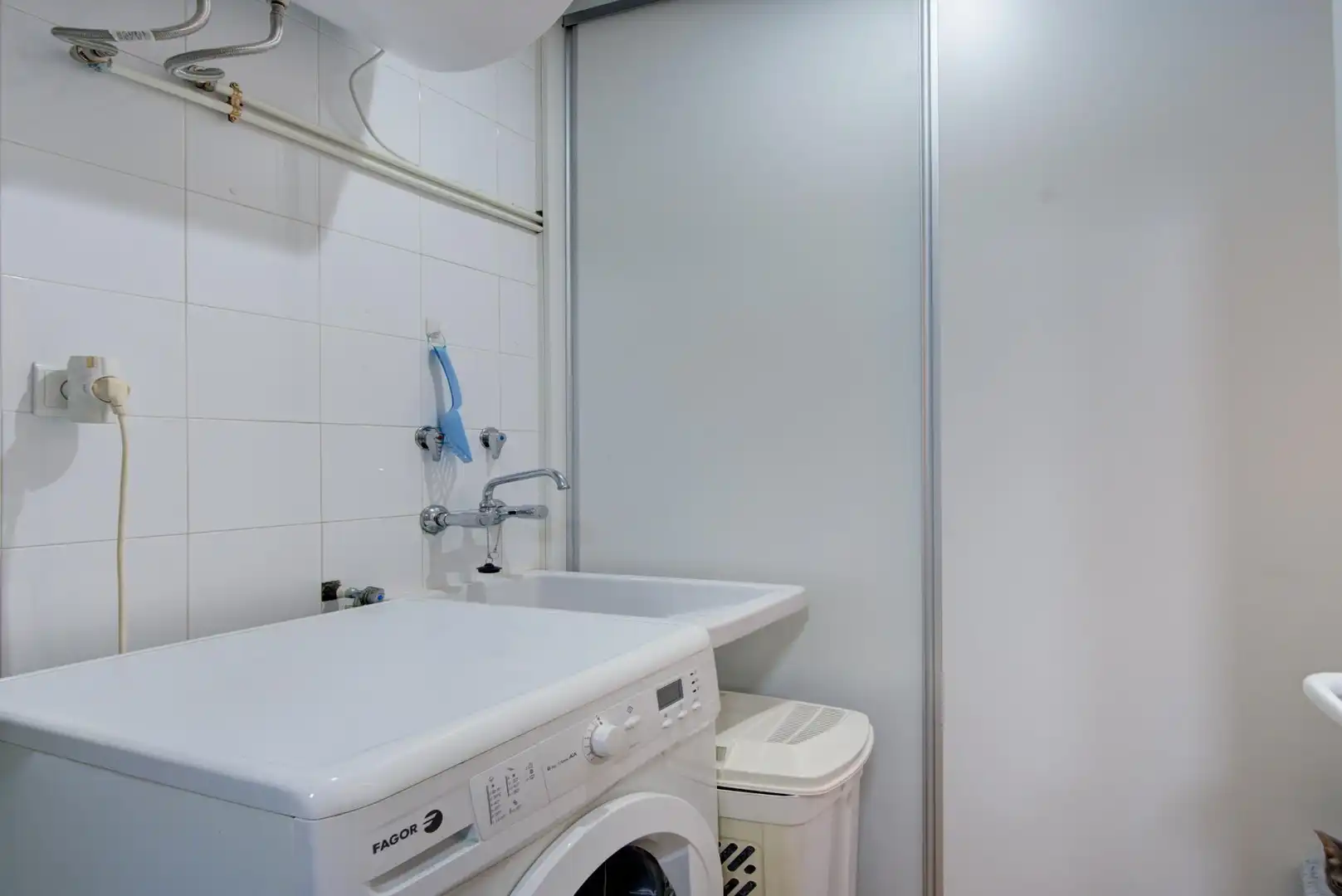Bathroom of Flat for sale in Atarfe  with Air Conditioner, Terrace and Furnished