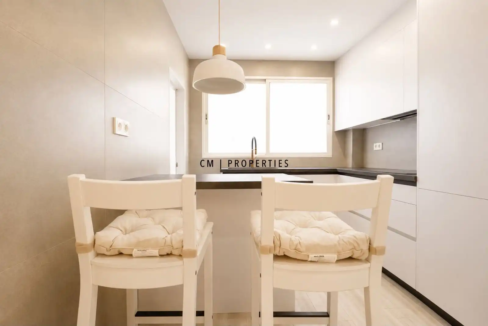 Kitchen of Flat for rent in Valencia  with Air Conditioner, Heating and Terrace