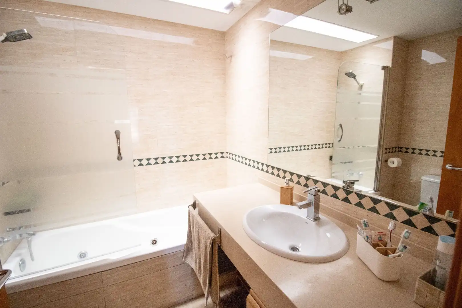 Bathroom of Houses for sale in Palau-saverdera  with Air Conditioner, Heating and Private garden