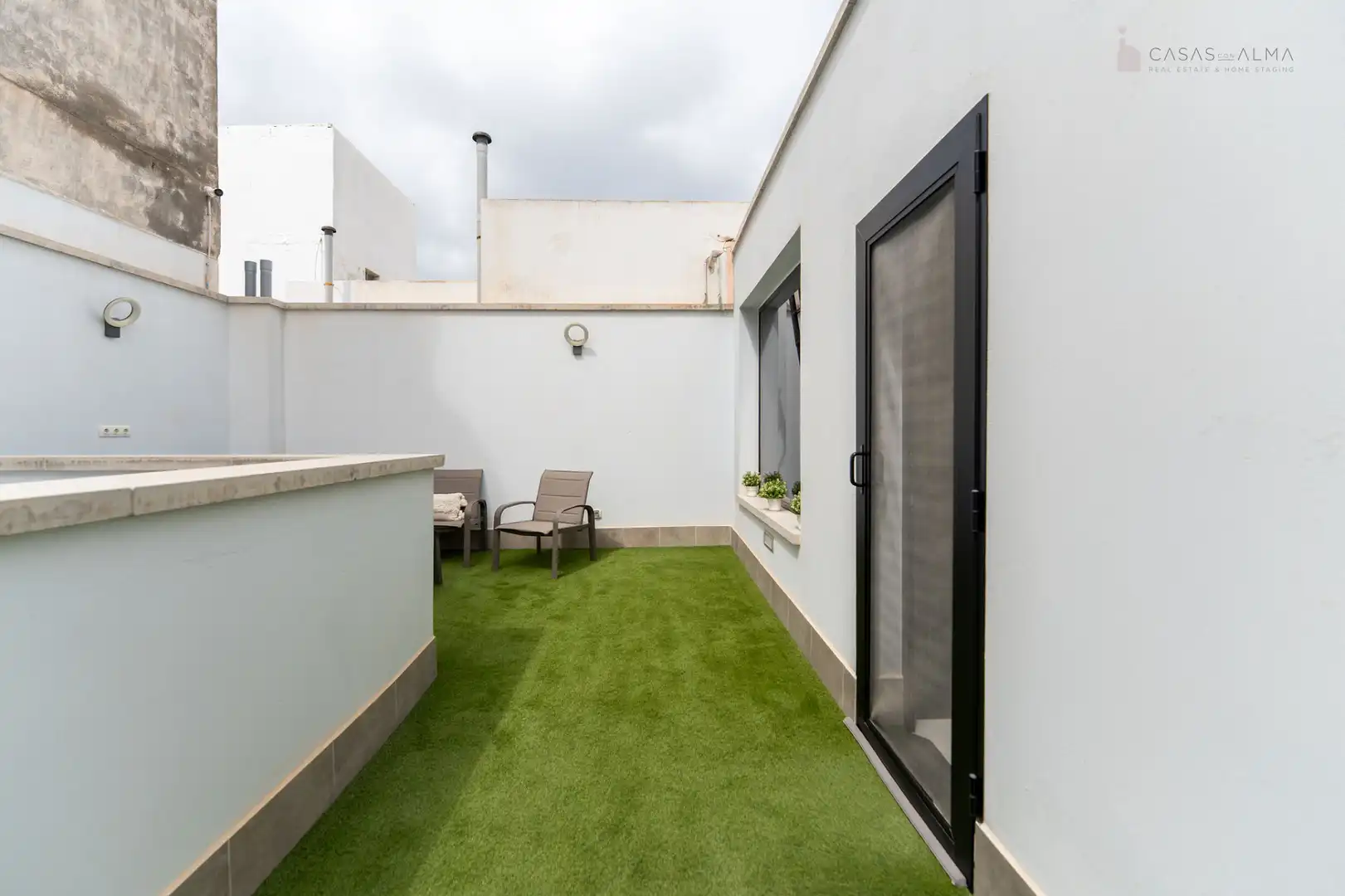 Terrasse von Einfamilien-Reihenhaus zum Verkauf in Las Palmas de Gran Canaria mit Klimaanlage, Terrasse und Abstellraum