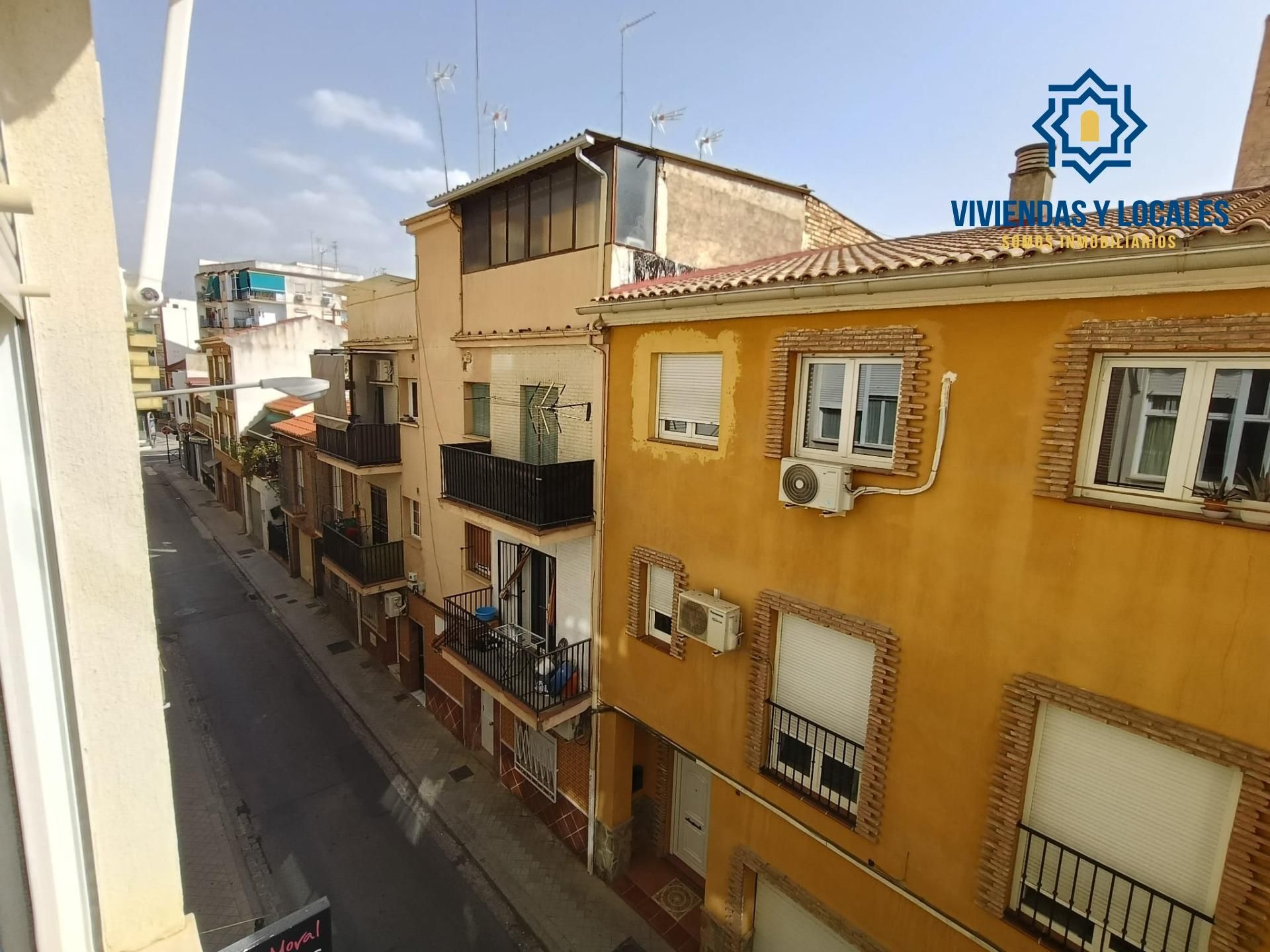 Exterior view of Flat to rent in  Granada Capital  with Air Conditioner