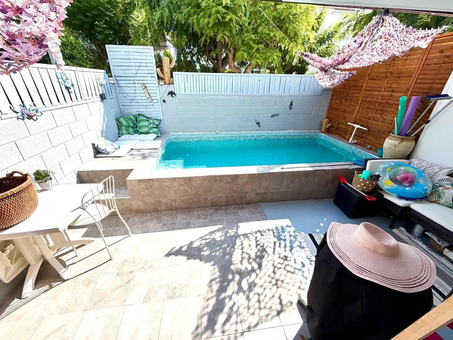 Piscina de Casa adosada en venda en El Campello amb Aire condicionat, Jardí privat i Piscina