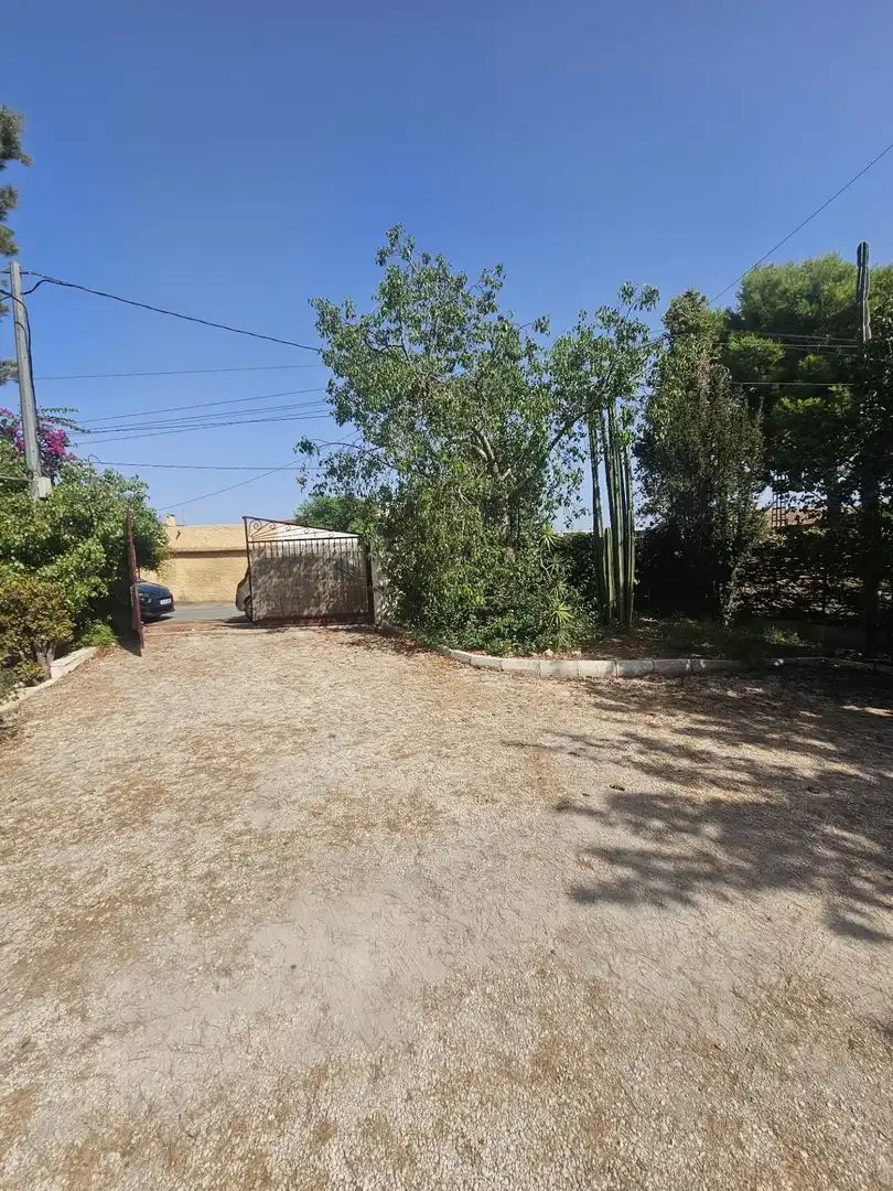 Casa con jardín en venta en Dolores, imagen 6