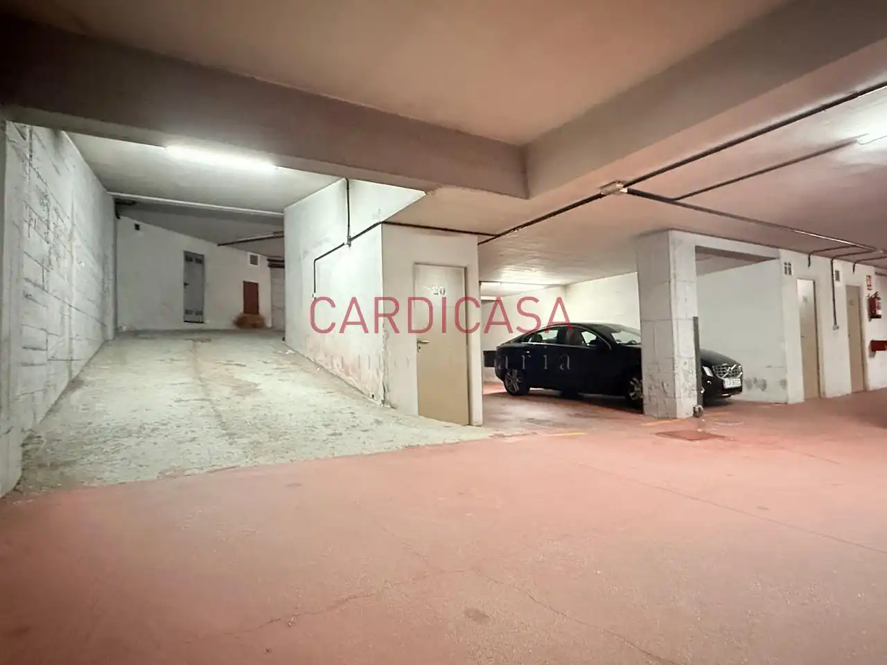 Parking de Dúplex en venta en Vigo  con Calefacción, Parquet y Terraza