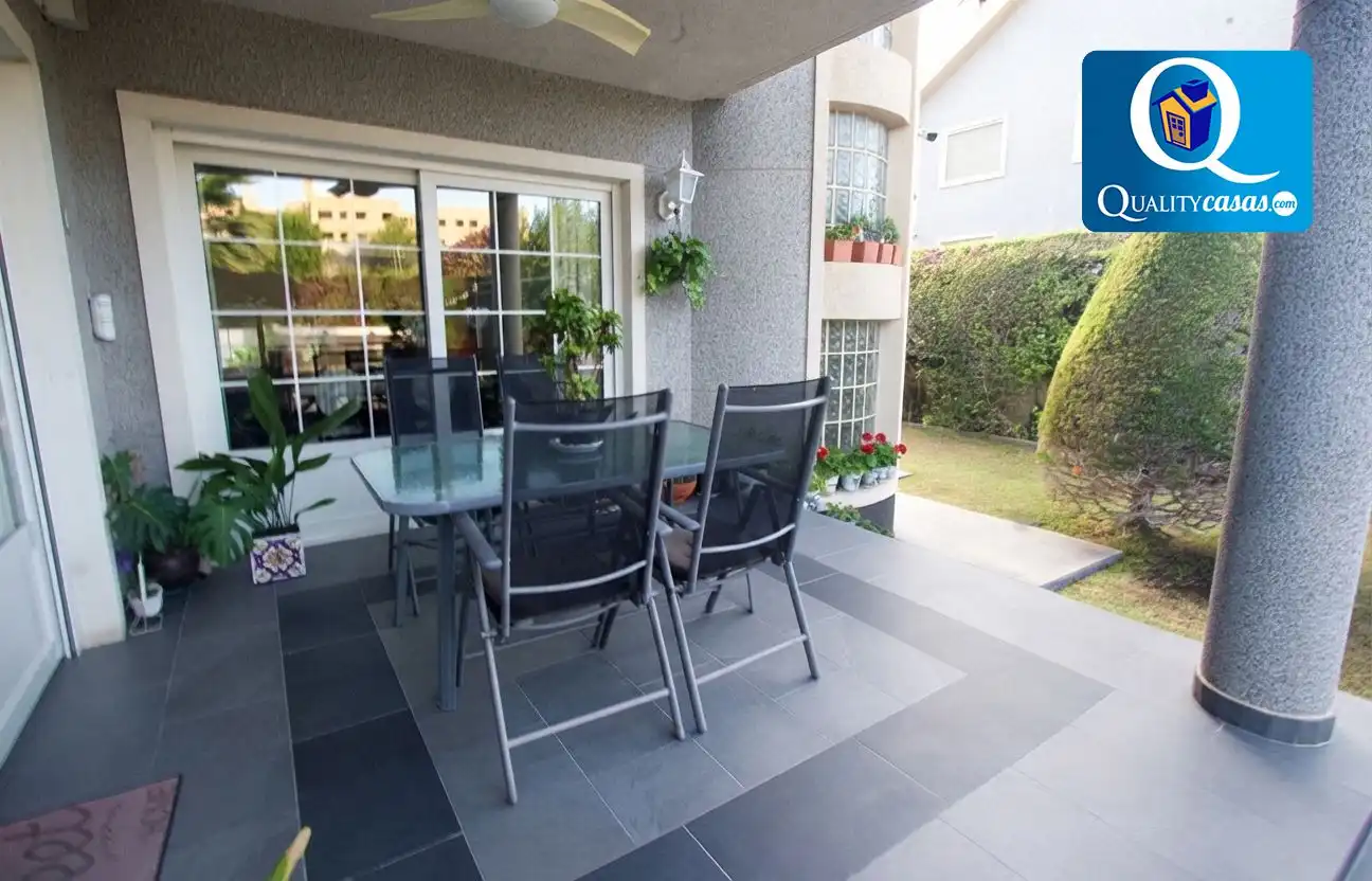 Chalet con piscina en venta en Garbinet - Vistahermosa, imagen 5