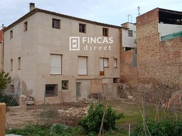 Casa amb balcó en venda a Calle Abadia