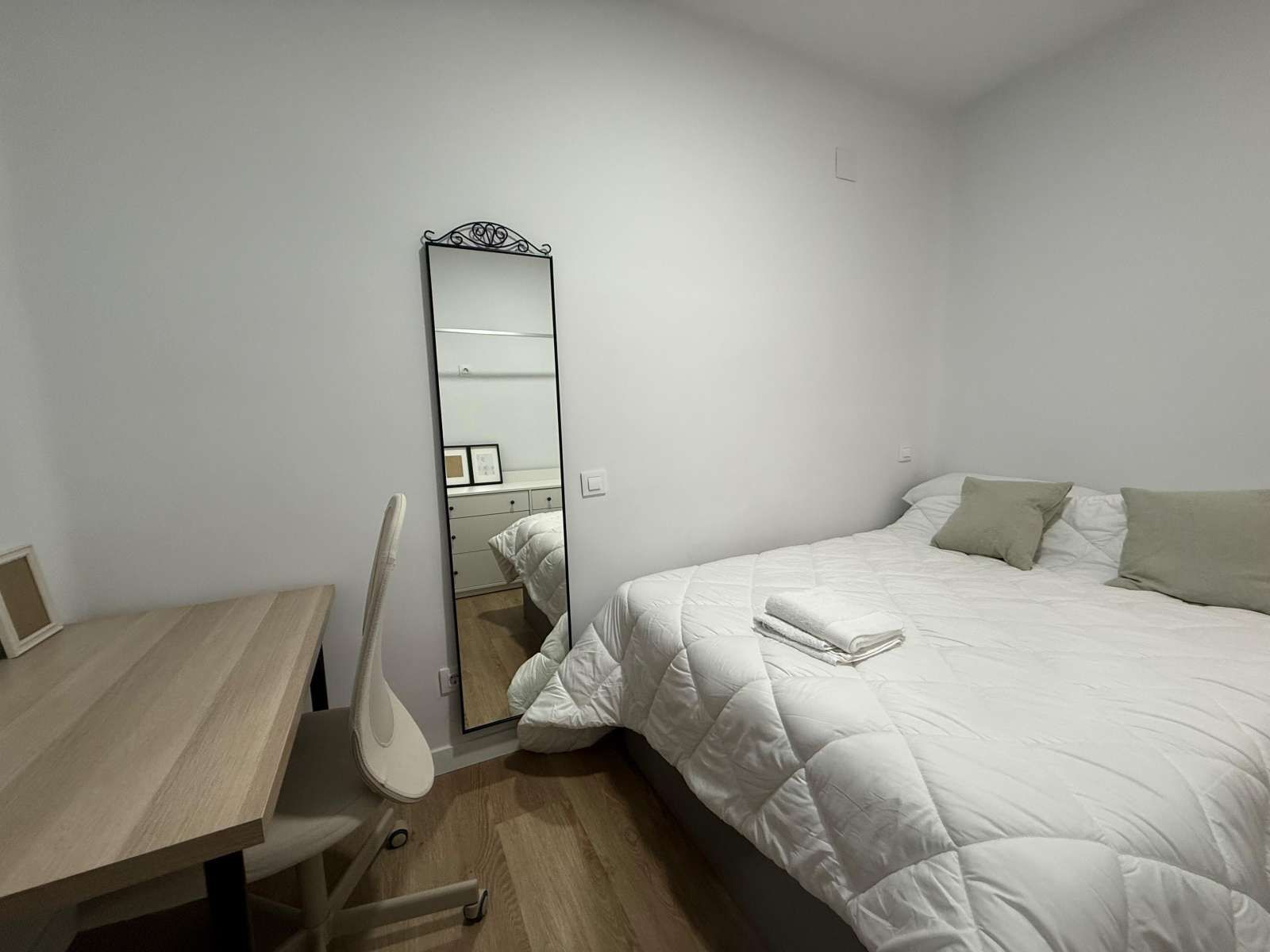 Schlafzimmer von Wohnung zur untervermieten in  Madrid Capital mit Klimaanlage, Heizung und Terrasse