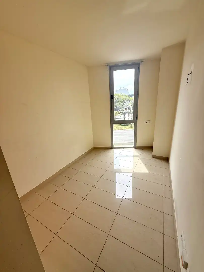 Flat for sale in L'Hospitalet de Llobregat  with Air Conditioner, Heating and Oven