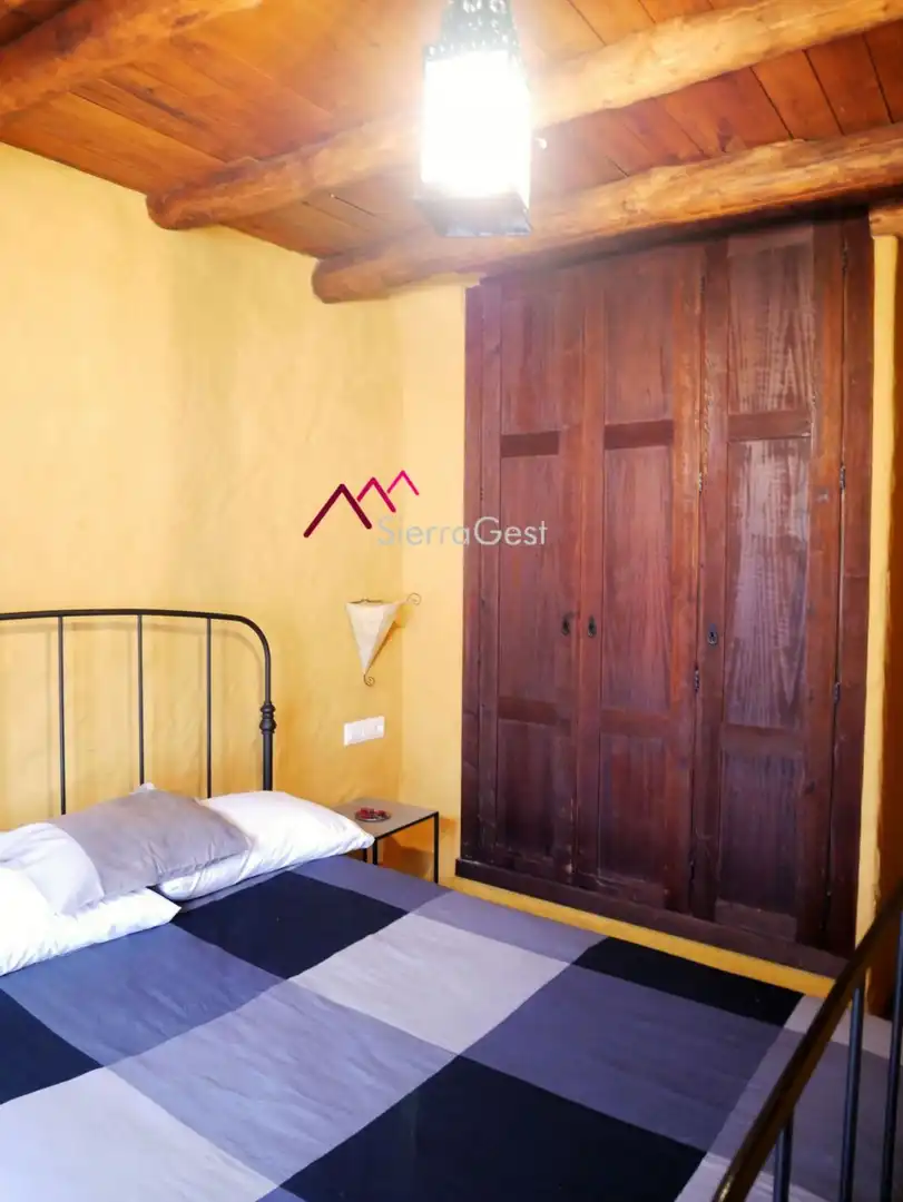 Habitación de Edificio en venta en Ubrique