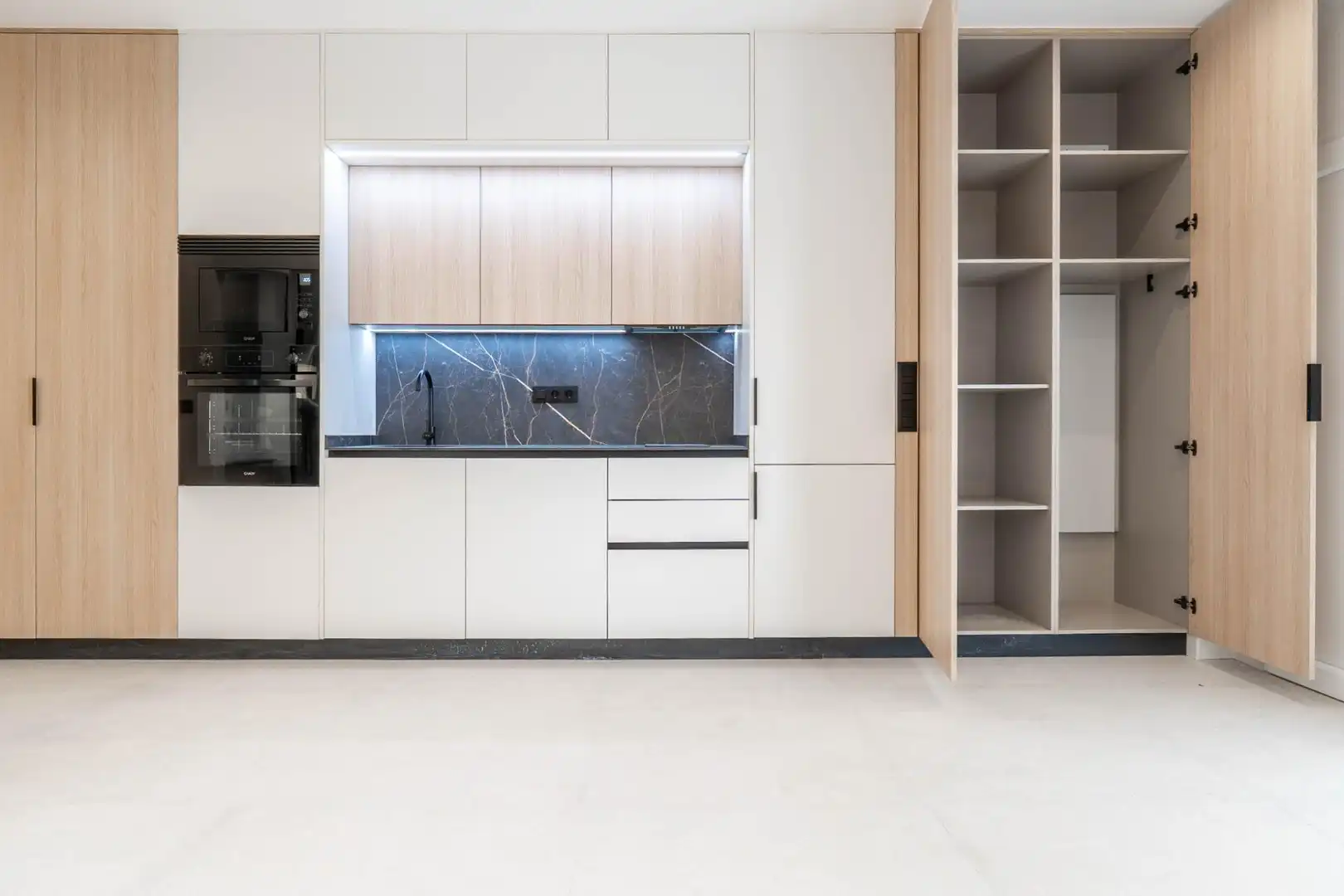 Cuina de Apartament en venda en Granada amb Aire condicionat i Calefacció