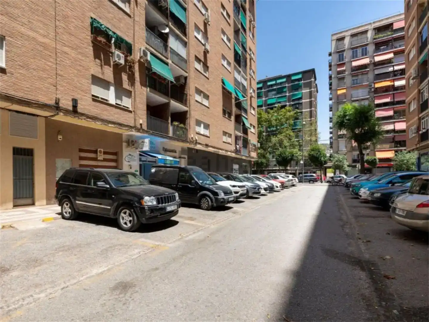 Aparcament de Local de lloguer en Granada