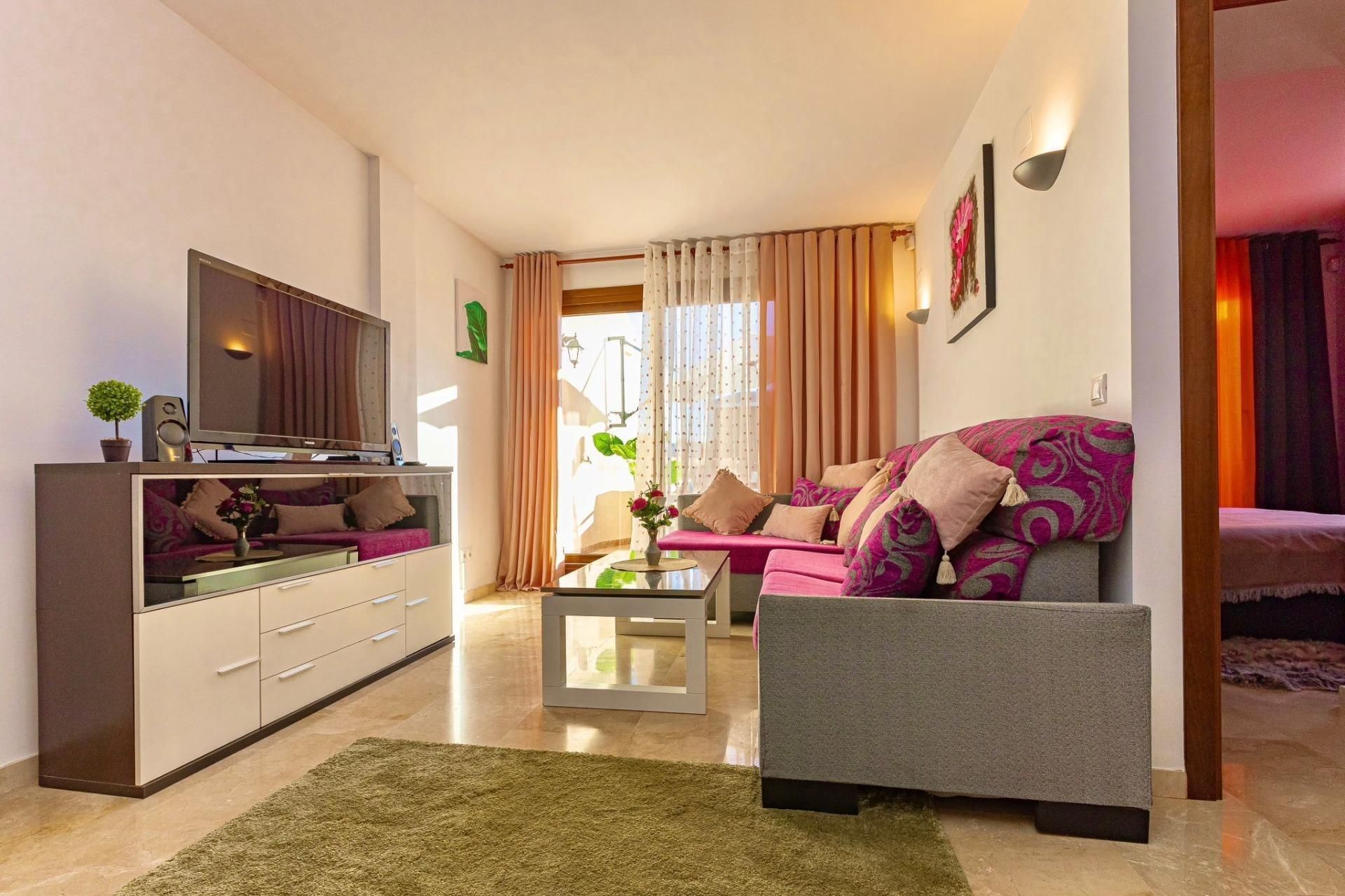 Sala de estar de Ático en venta en Torrevieja con Aire acondicionado, Jardín privado y Terraza