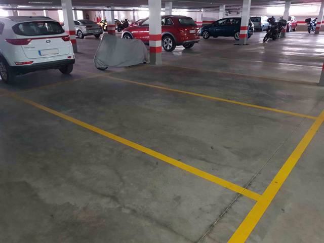 Garaje en Alquiler en Calle Elda, 2 en Parque Alcosa