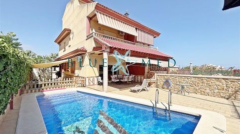 ESPECTACULAR TRÍPLEX PAREADO CON PISCINA PRIVADA VISTAS AL MAR EN EL ALAMILLO