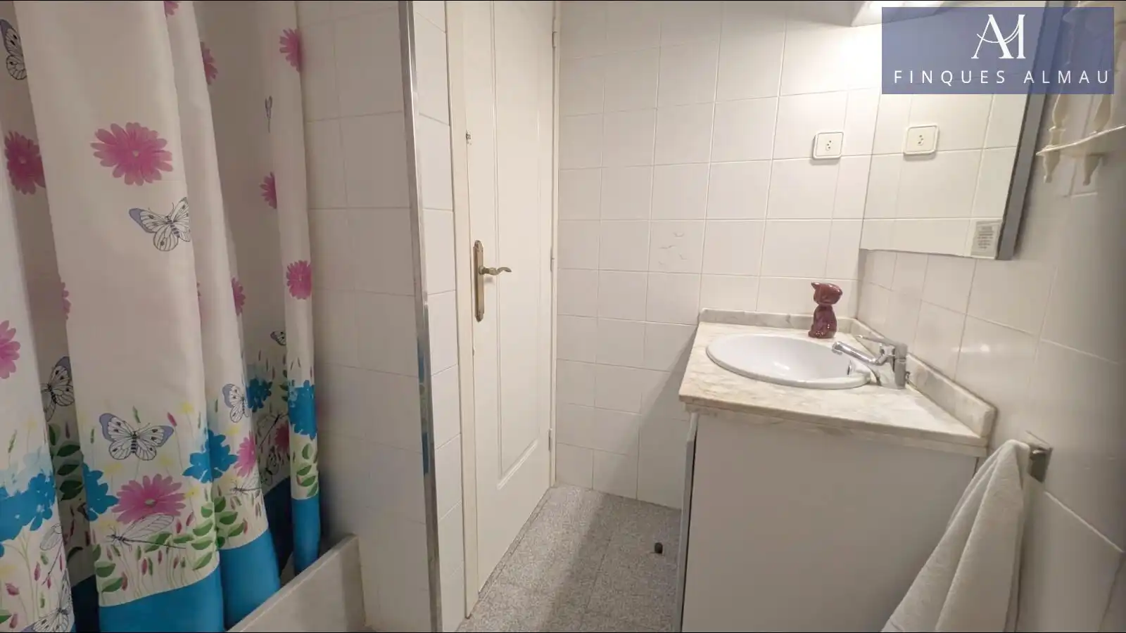 Bathroom of Detached homes for sale in Vilanova i la Geltrú  with Air Conditioner, Heating and Private garden