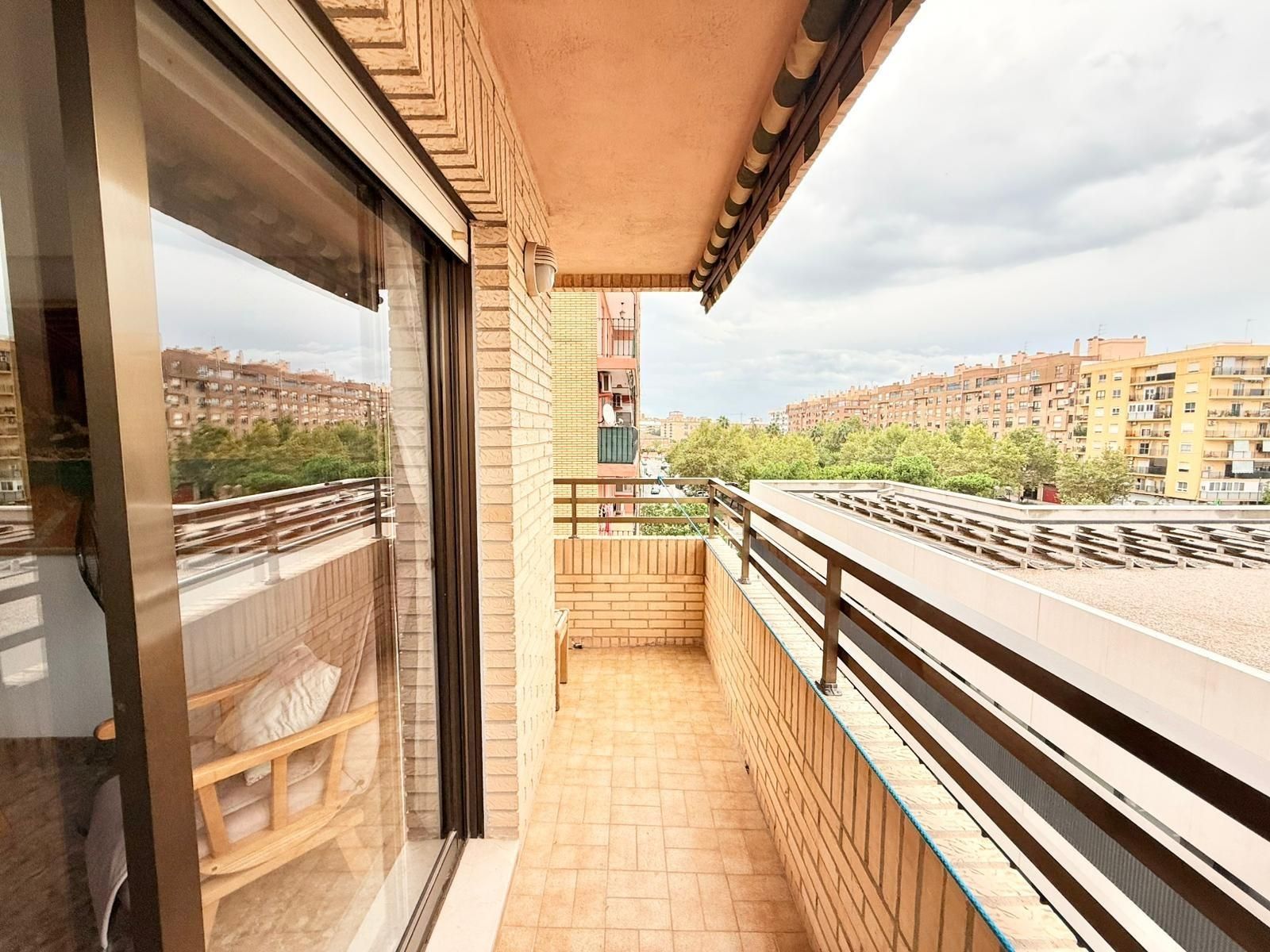 Habitación de Piso en venta en  Valencia Capital con Trastero y Balcón