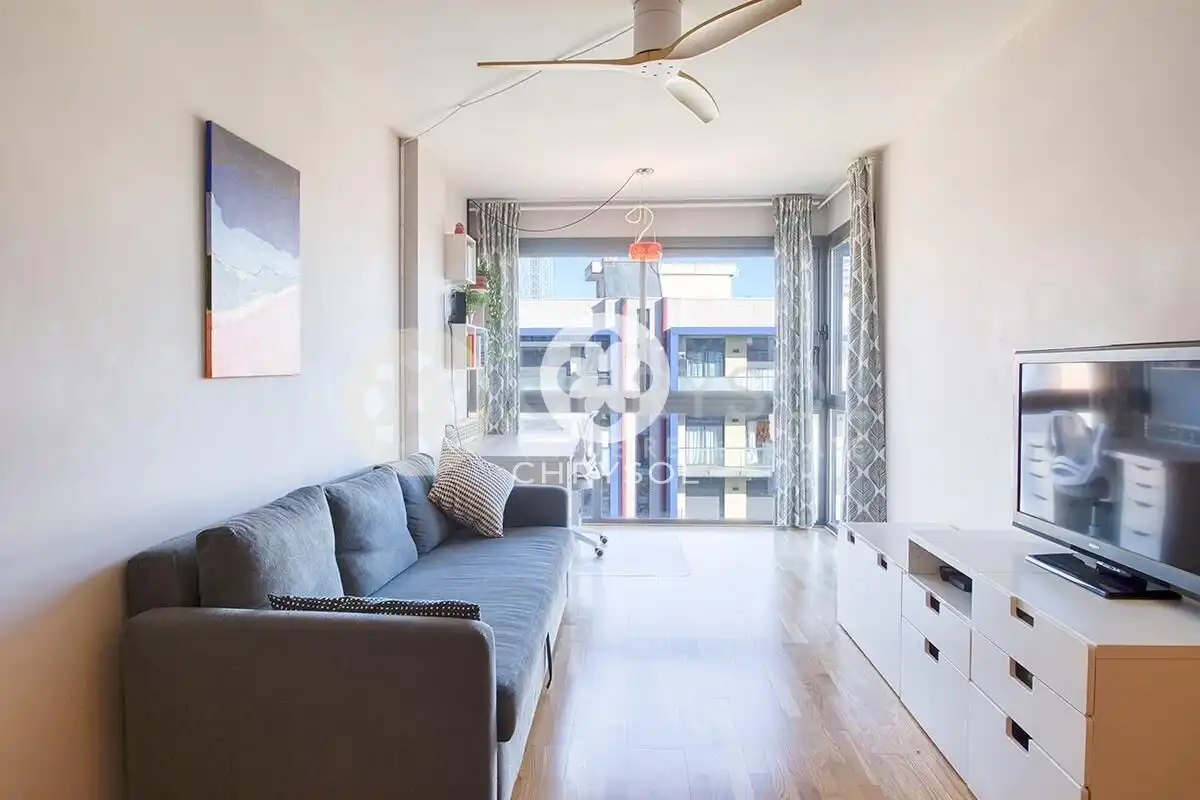 Sala de estar de Piso en venta en Barcelona con Aire acondicionado, Calefacción y Jardín privado