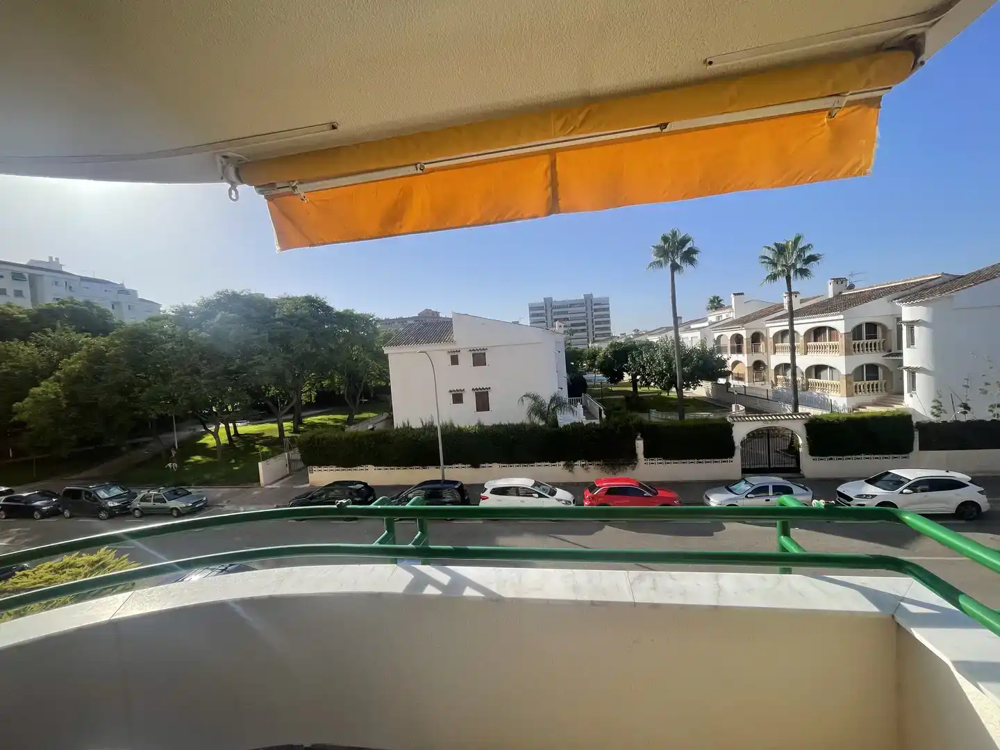 Vista exterior de Apartament en venda en Gandia amb Aire condicionat i Piscina