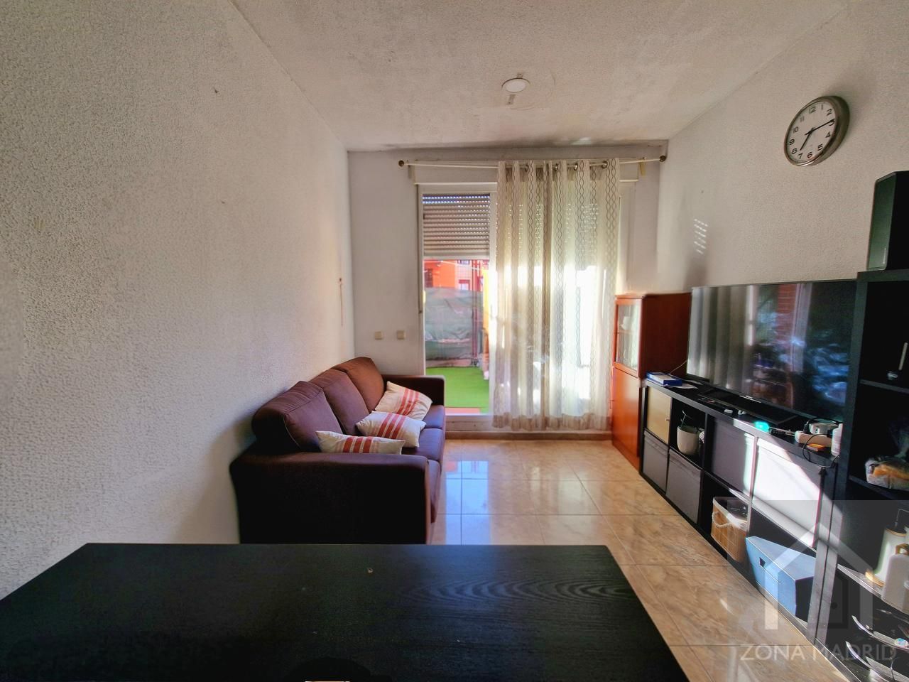 Sala d'estar de Planta baixa en venda en  Madrid Capital amb Aire condicionat, Terrassa i Moblat