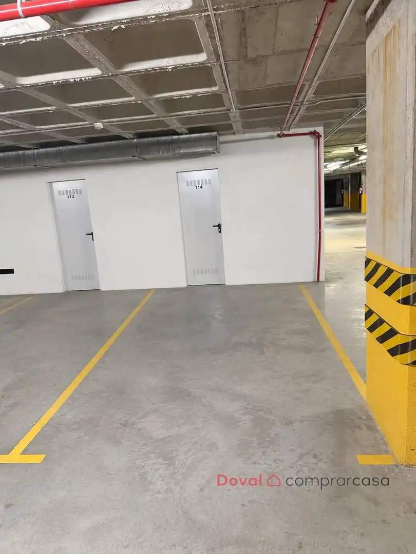 Parkplatz von Dachboden zur Miete in O Porriño   mit Heizung und Möbliert