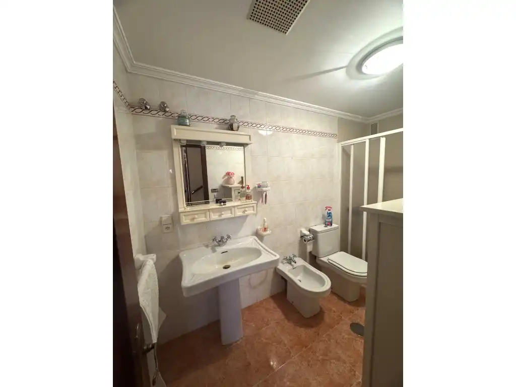 Badezimmer von Haus oder Chalet zum Verkauf in Algeciras mit Ofen und Waschmaschine