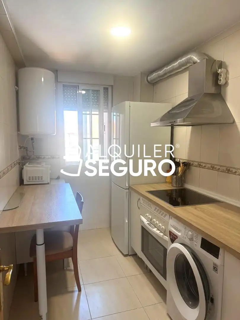 Cocina de Piso de alquiler en Bargas con Aire acondicionado, Trastero y Amueblado